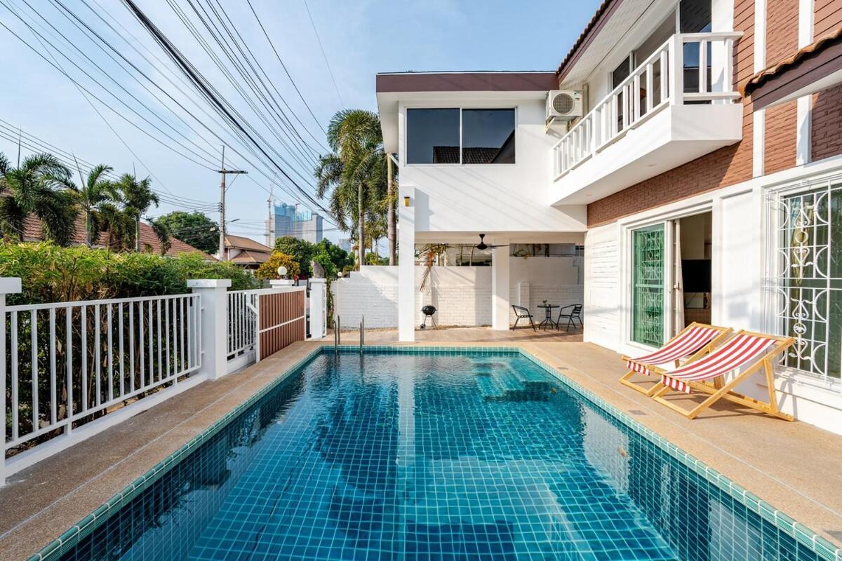 G Warmth Pool Villa Pattaya