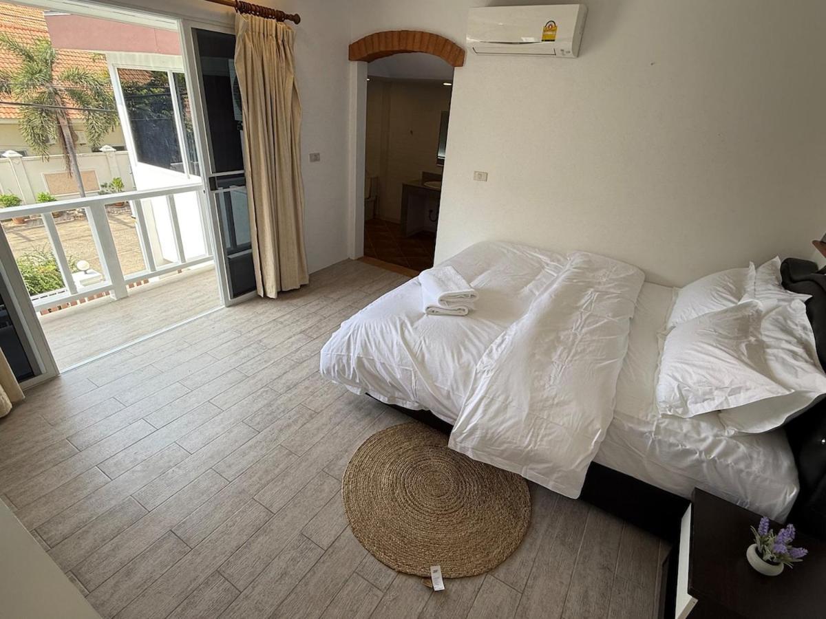 G Warmth Pool Villa Pattaya