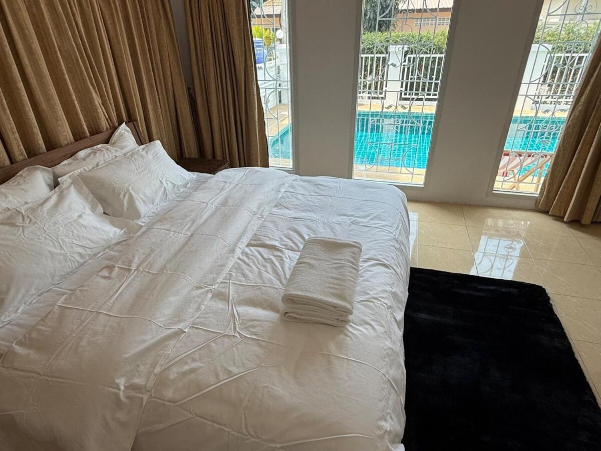 G Warmth Pool Villa *